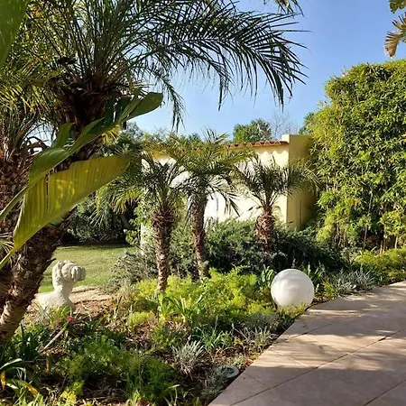 Traumhaftes Poolapartment In Einer Parkvilla Daire *