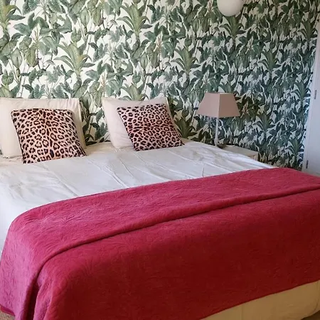 Traumhaftes Poolapartment In Einer Parkvilla Daire *