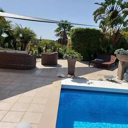 Traumhaftes Poolapartment In Einer Parkvilla Appartamento *