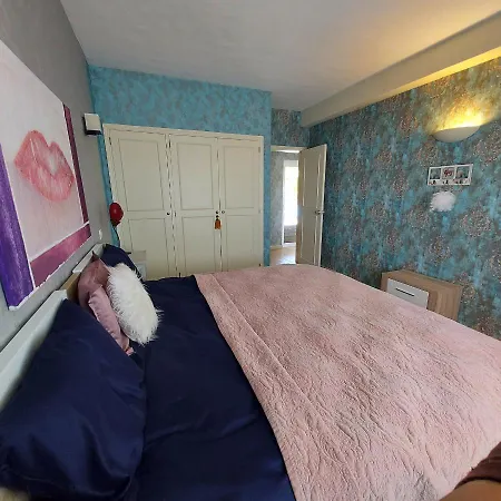 Appartamento Traumhaftes Poolapartment In Einer Parkvilla